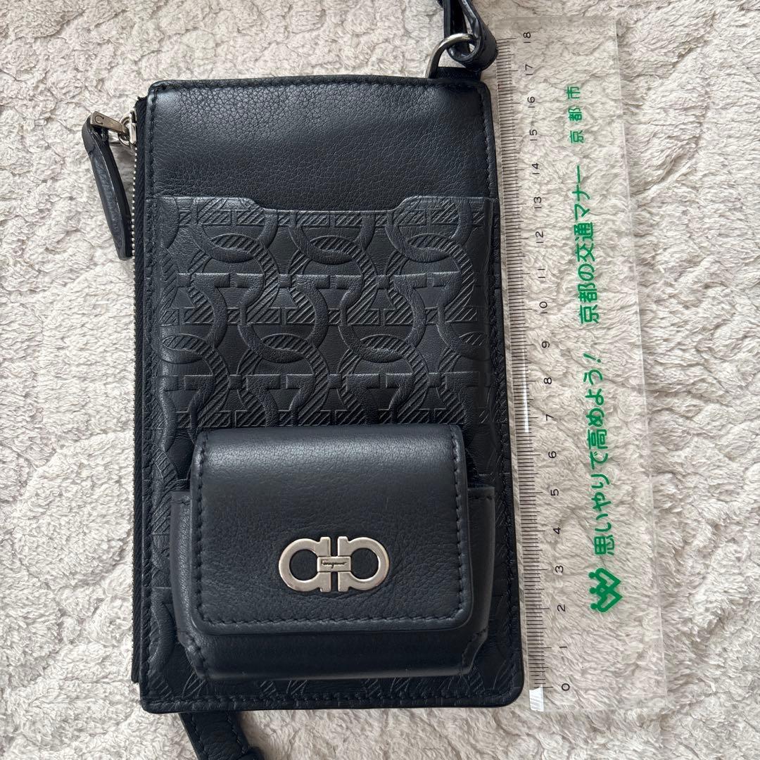 マロンJ★フェラガモ★　未使用スマホショルダーダブルガンチーニ