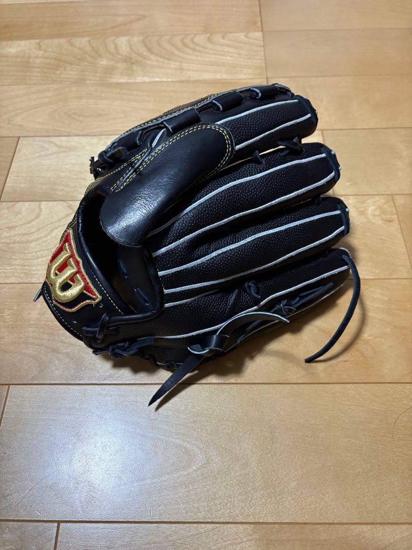 Wilson 硬式グローブ 黒 ストライプ　左投げ用　⭐︎値下げ対応致します⭐︎