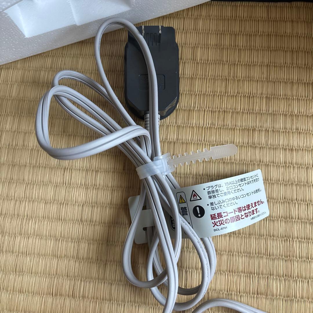 美品 デロンギ オイルヒーター RHJ2F0812