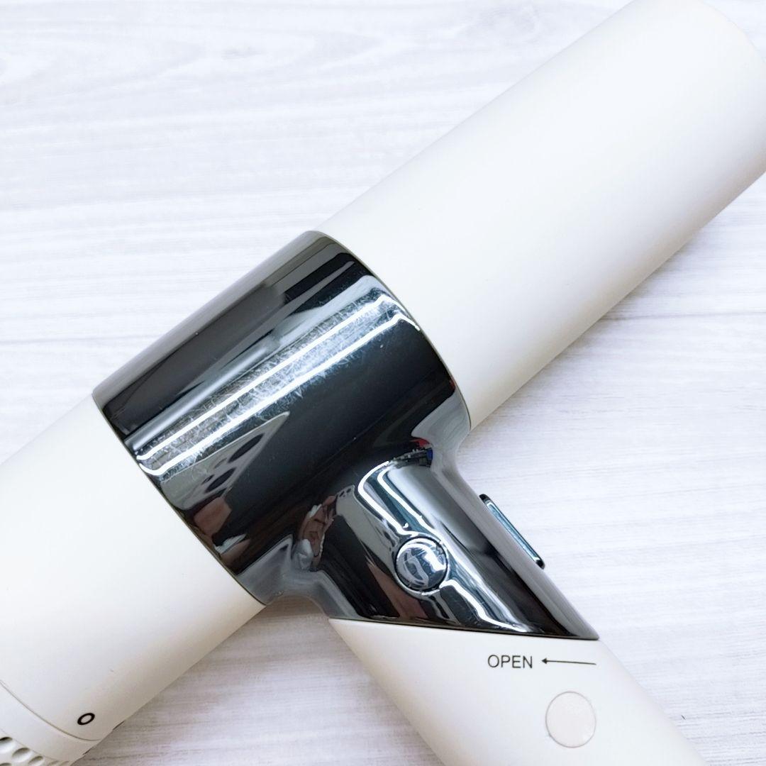 未使用に近い☺付属品完備 KINUJO 絹女 ドライヤー キヌジョ