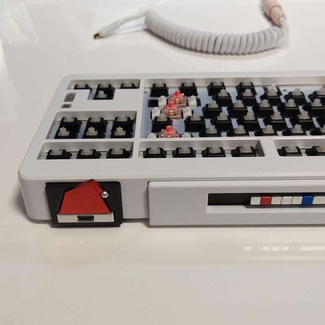 自作キーボード MTMH87 87% Keyboard E-white