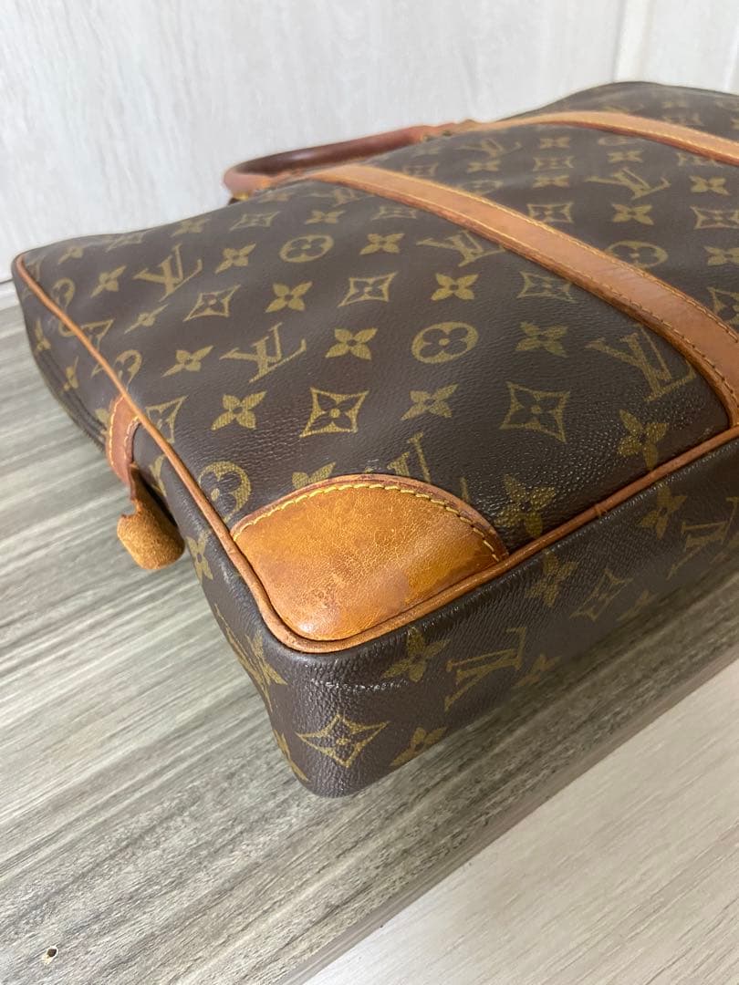 ルイヴィトン　モノグラム ポルトドキュマン　ヴォワヤージュ ビジネスバッグ　茶色