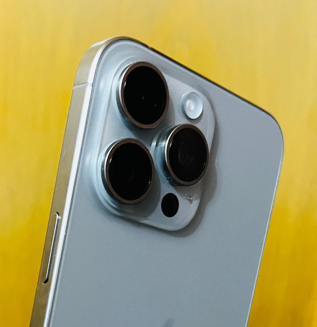 【最大容量100%】iPhone 15 pro 256GB SIMフリー 美品