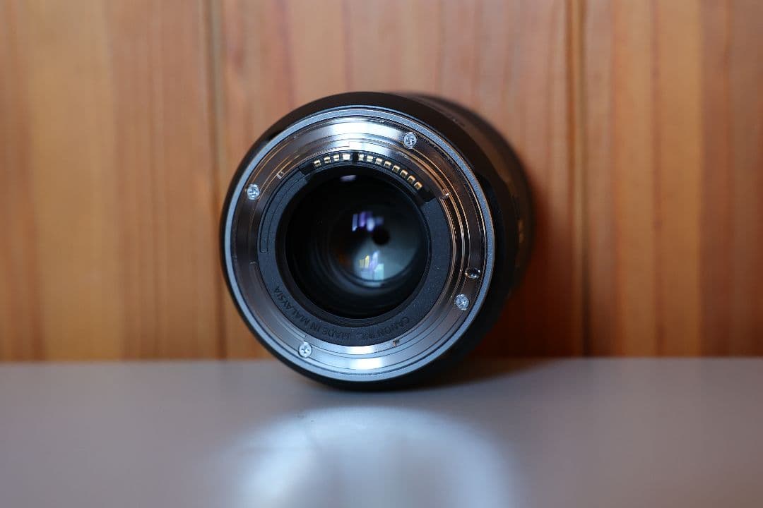 キヤノン Canon RF85mm F2 MACRO IS STM 未使用に近い