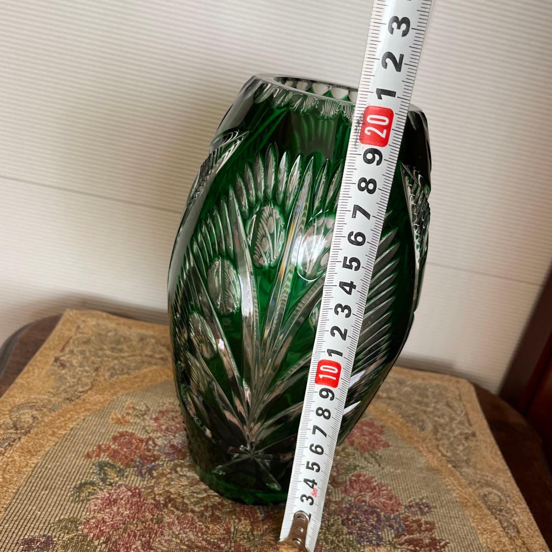 緑色 クリスタルカットガラス 花瓶 バルーン型