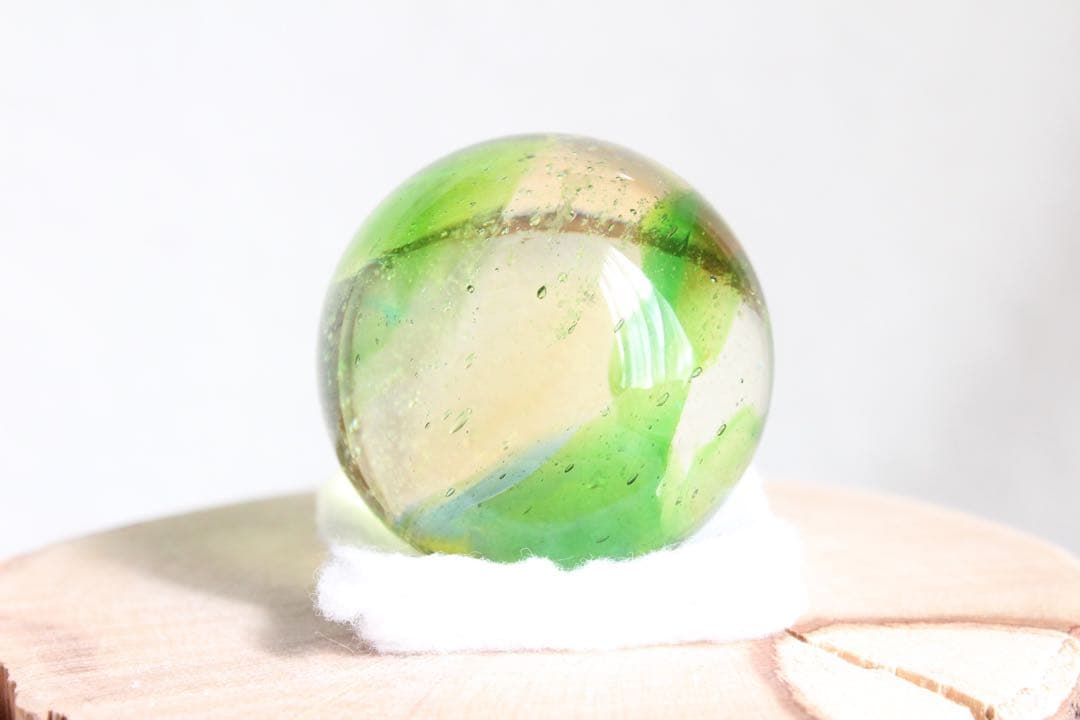 シエラネバダ産アンダラクリスタル　スフィア　マルチカラー（グリーン&イエロー）