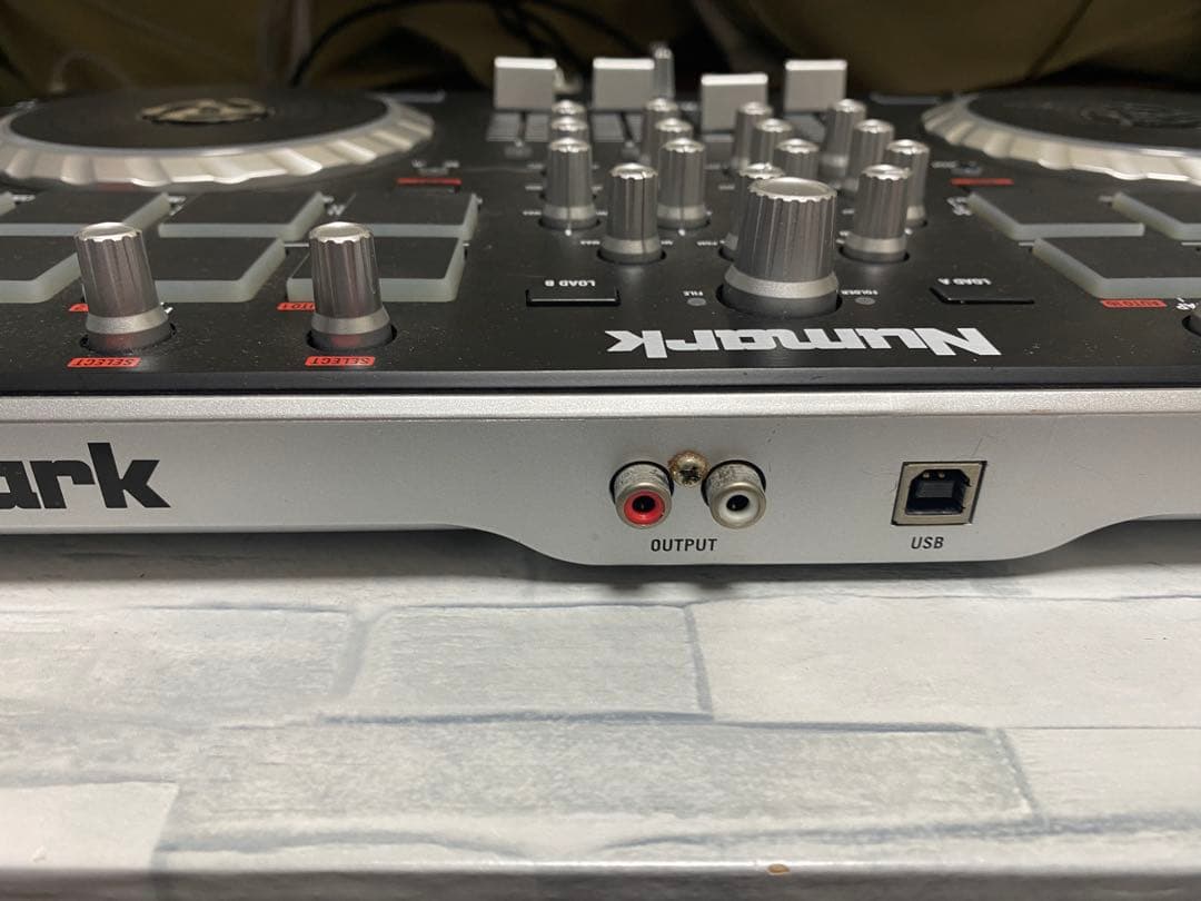 DJ機材 Numark MIXTRACK QUAD