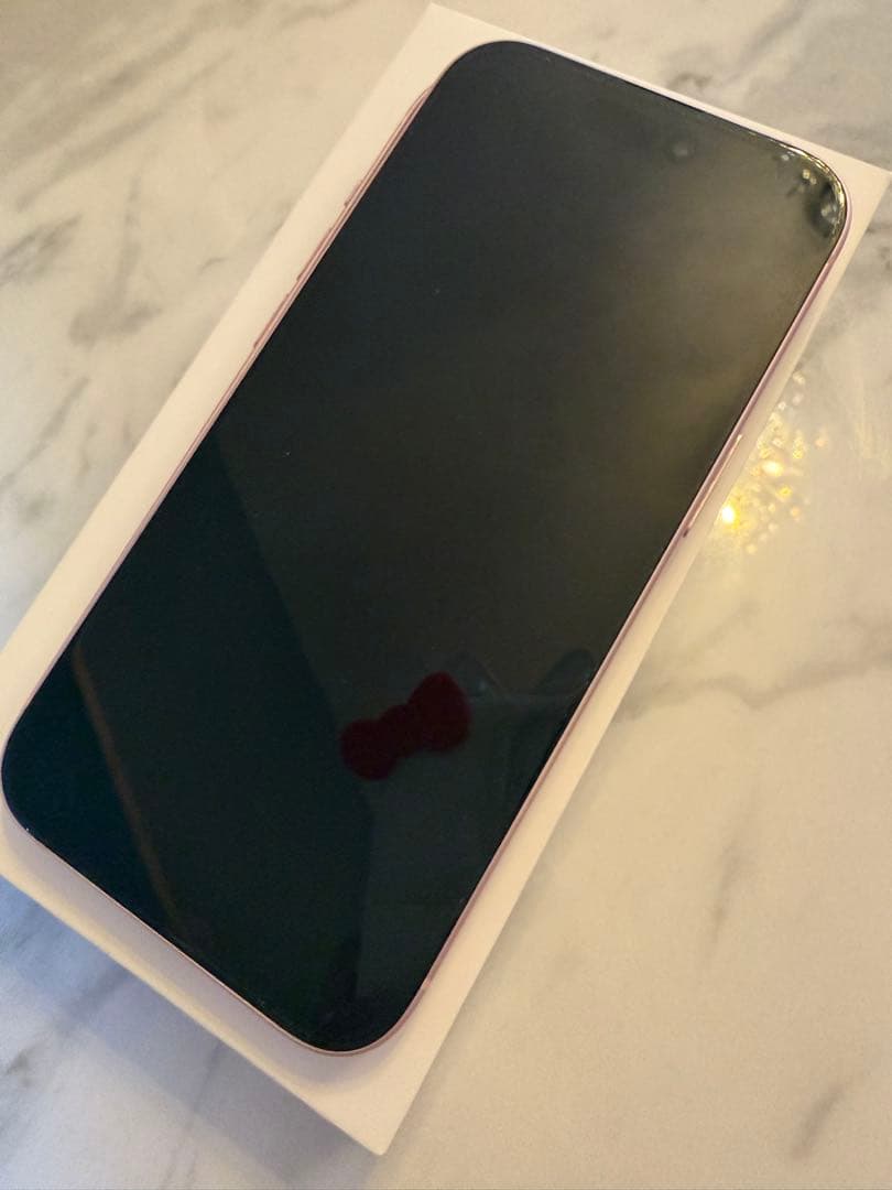 iPhone15ピンク 本体　256ギガ