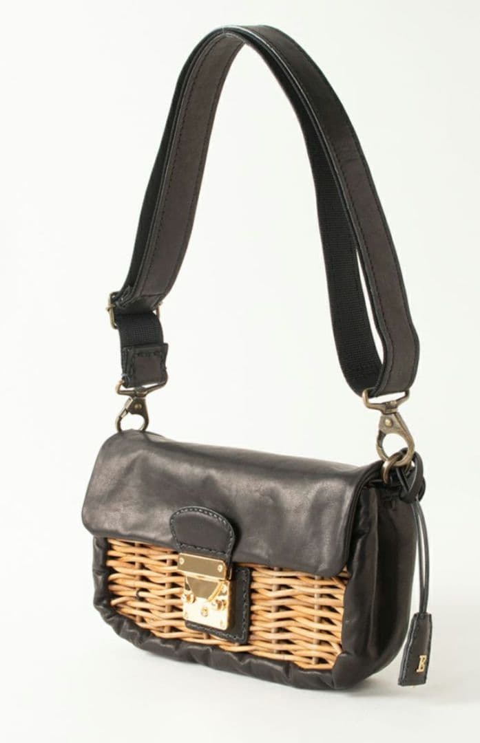 ebagos エバゴス 牛ソフト ショルダー バッグ　紅籐　レザーバッグ