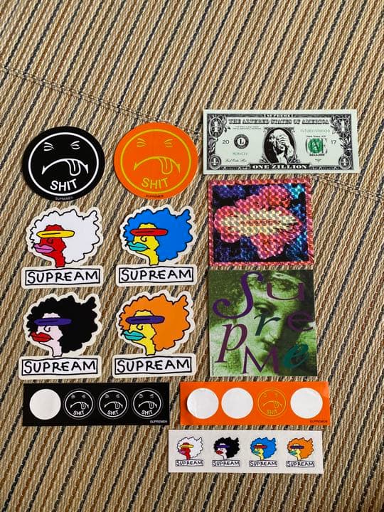 supremeステッカー