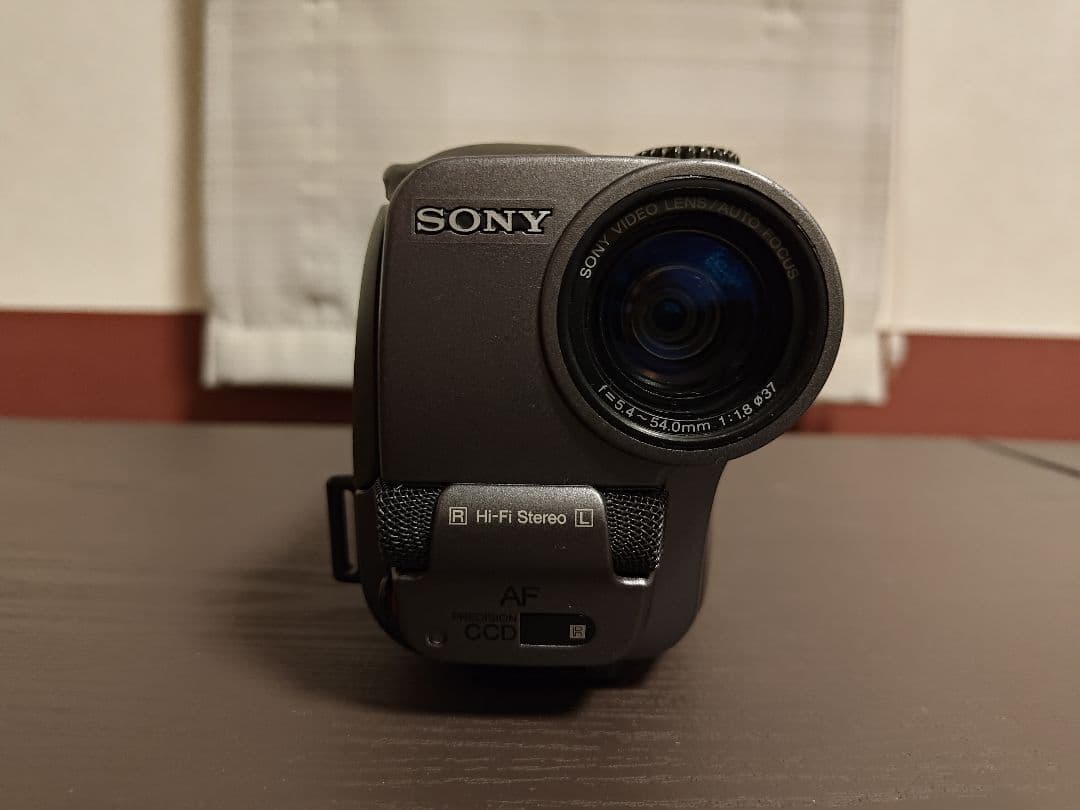 ビデオカメラ SONY video Hi8 Handycam CCD-TR3