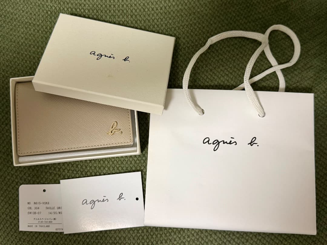 名刺入れ 新品未使用 ベージュ箱付き レディース カードケース agnes b.