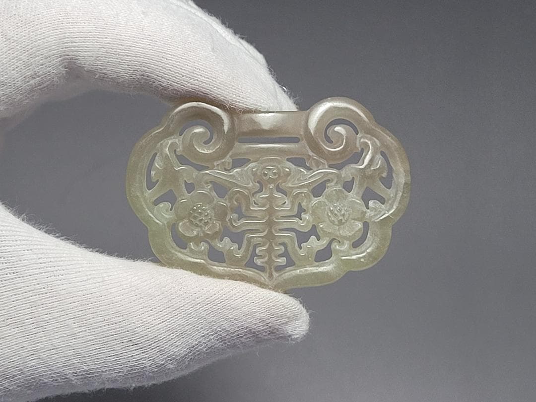 天然玉製 陽刻神獣紋 吉祥紋 玉装飾品 時代唐物 幅約5.4cm