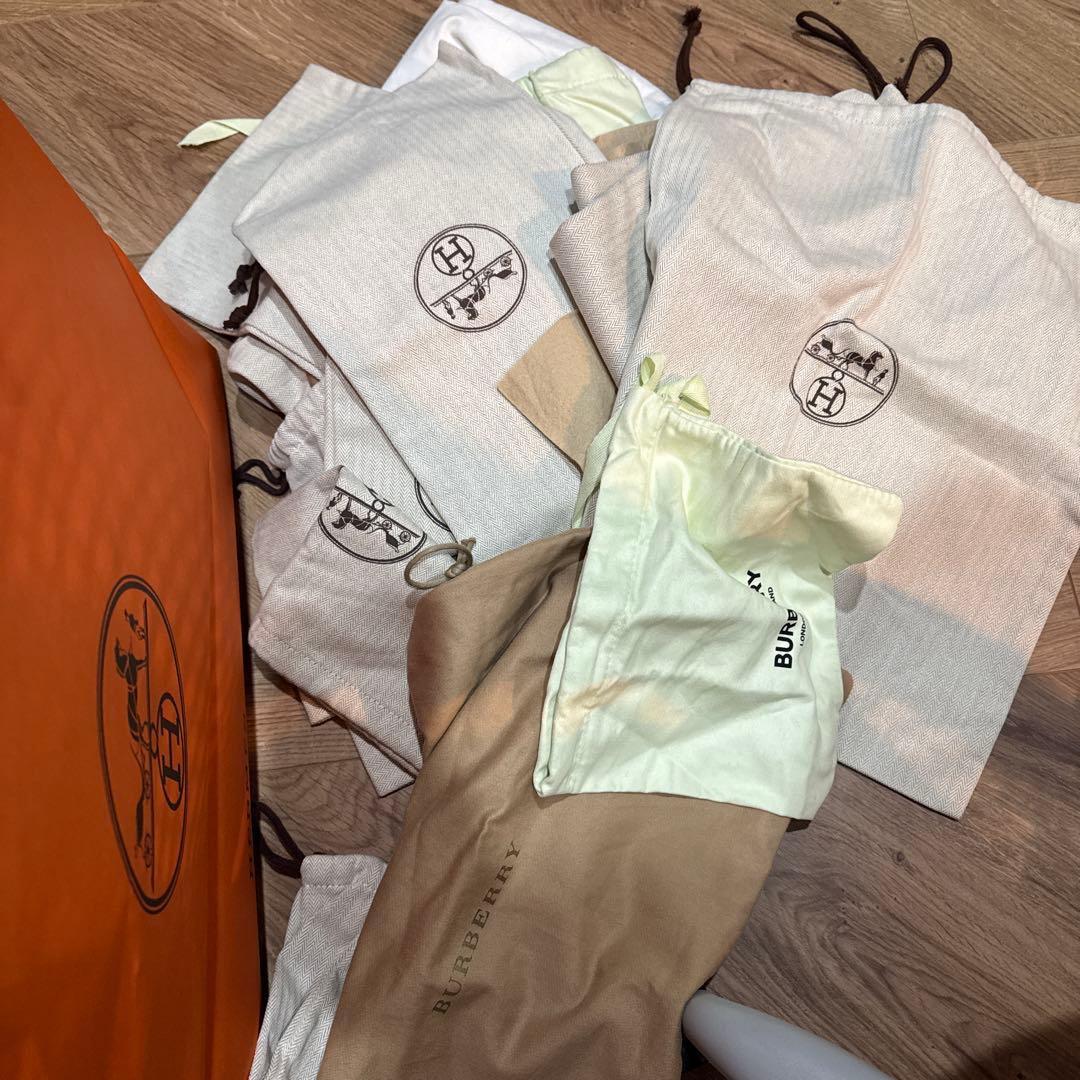 エルメス　空箱　ブランド　布袋　ショッパー　大きめダンボールに全部で30点以上