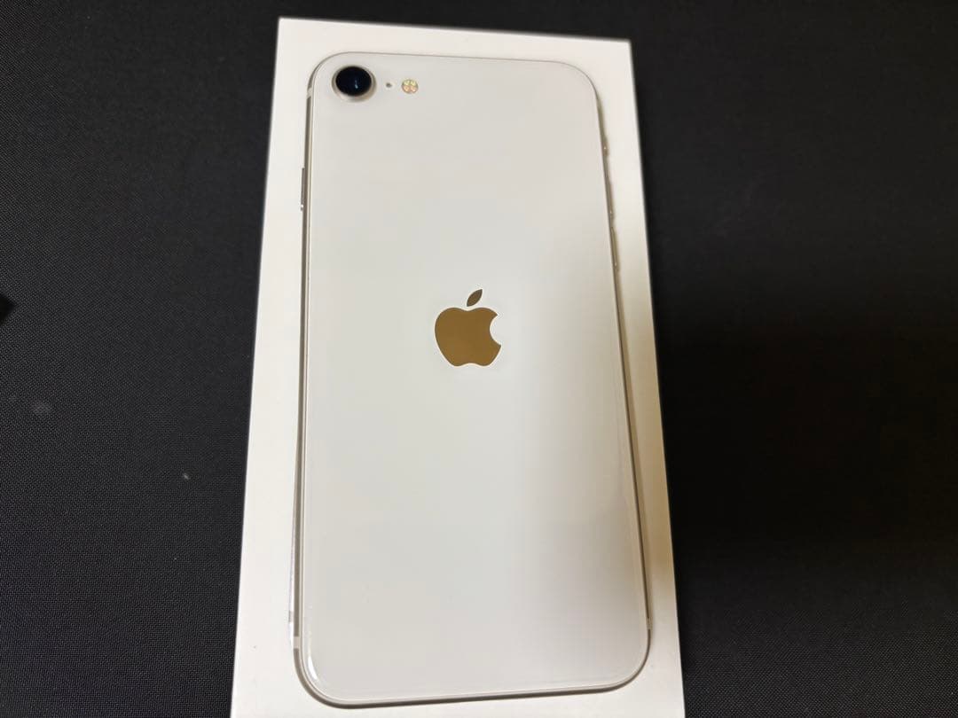 iphone se3 64GB スターライト