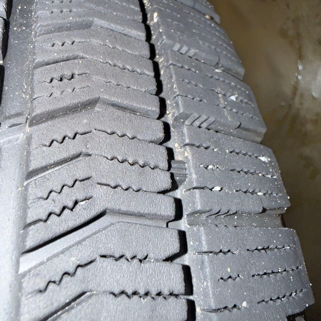 送料込み！ スバル レヴォーグ 215/50R17スタッドレス ブリヂストン