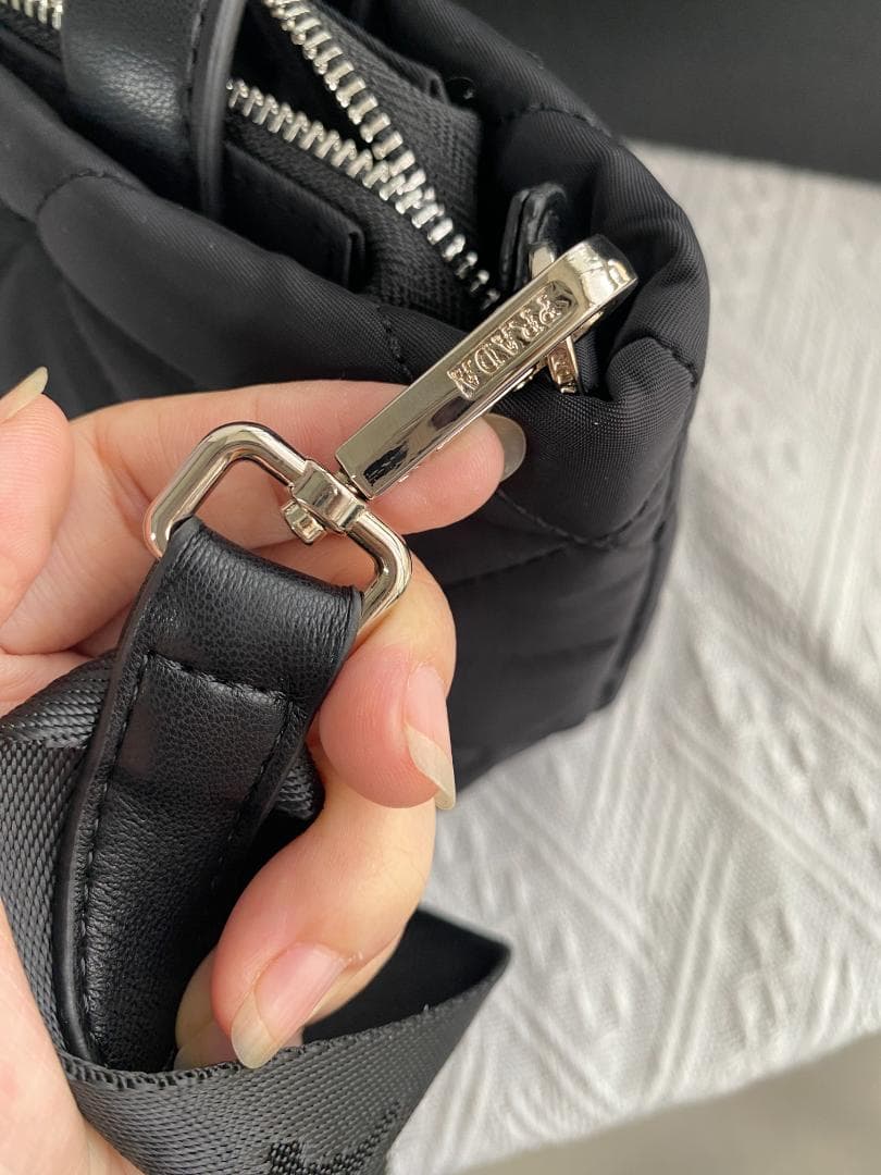 早い者勝ち！ ブラック ナイロン ショルダーバッグ