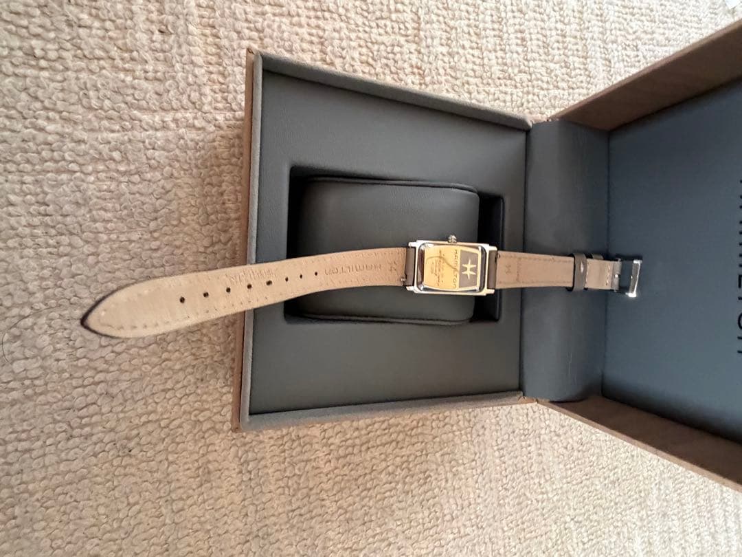 HAMILTON 長方形レディース時計 アイボリー