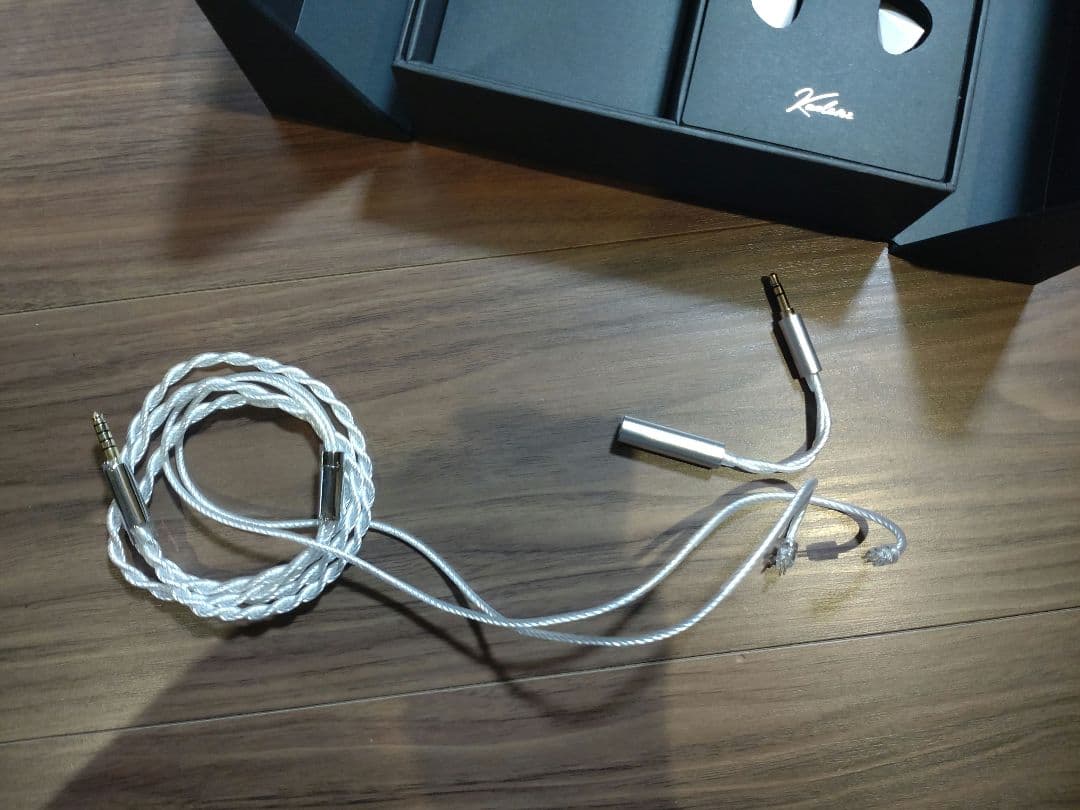 水月雨 　MOONDROP　Kadenz 　有線イヤフォン