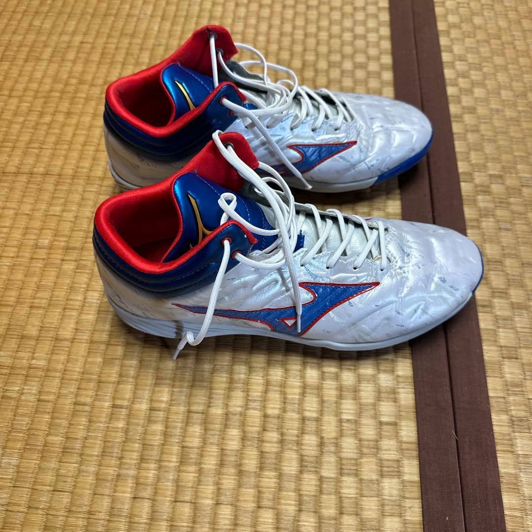 Mizuno 野球スパイク ホワイト/ブルー/レッド　クッションレボミッド