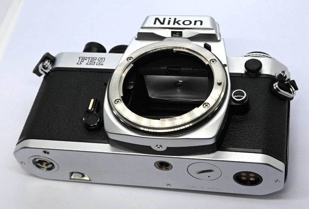 ニコン Nikon FE2 シルバー フィルム一眼レフカメラ