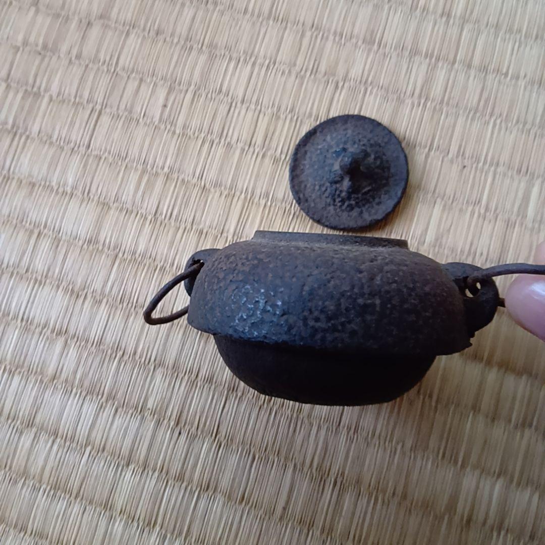 骨董品 茶釜 茶道具 唐獅子 香炉 火鉢 霰文様 置物 レトロ 鉄製 鉄器