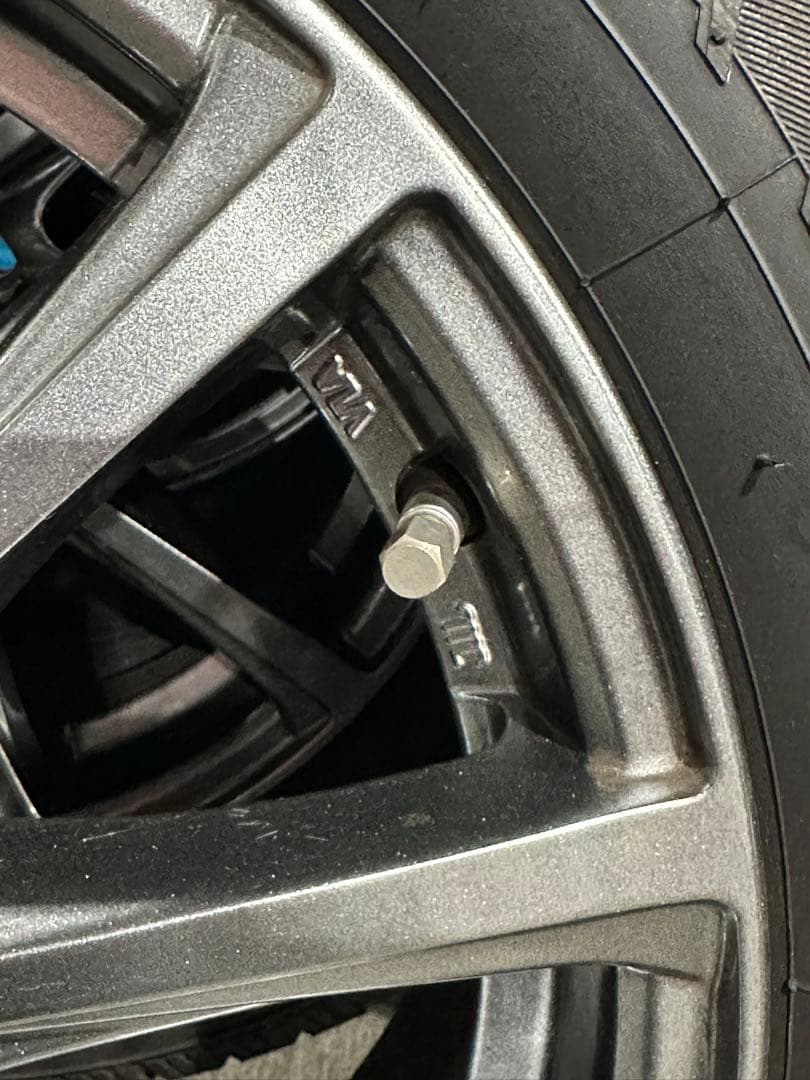 送料込 ホイール付スタッドレスタイヤ 4本 195/65R16 ライズ ロッキー