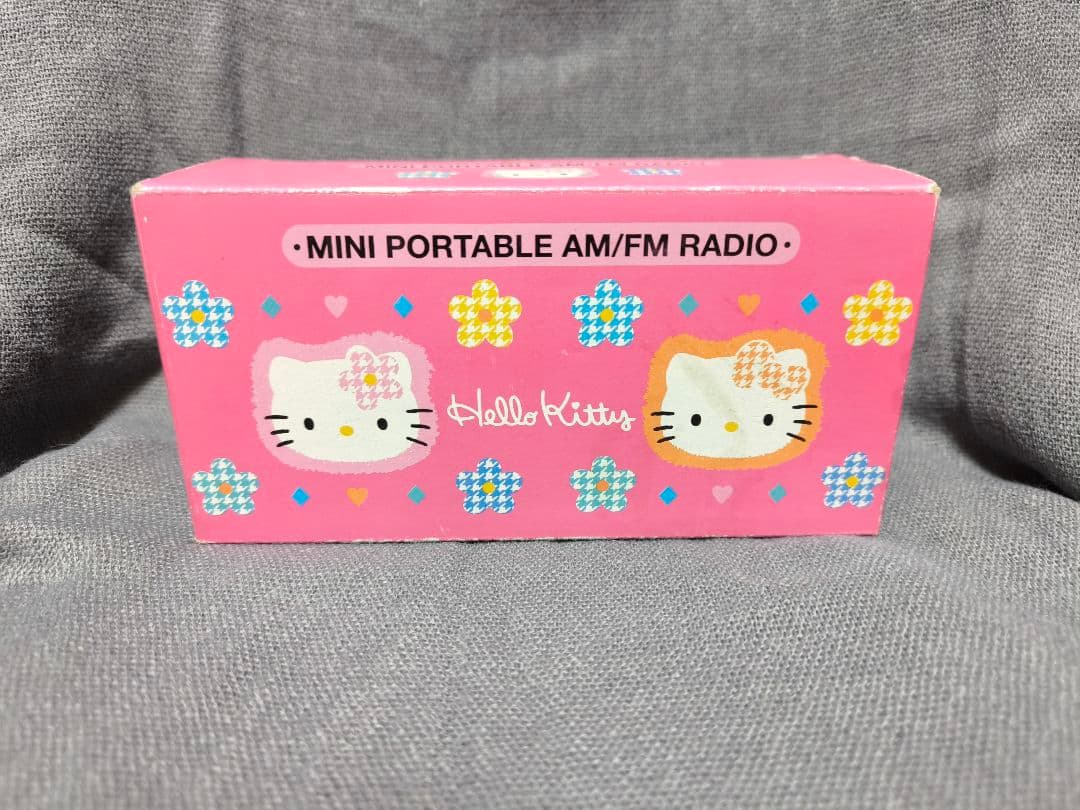 ハローキティ ミニポータブル AM/FM ラジオ