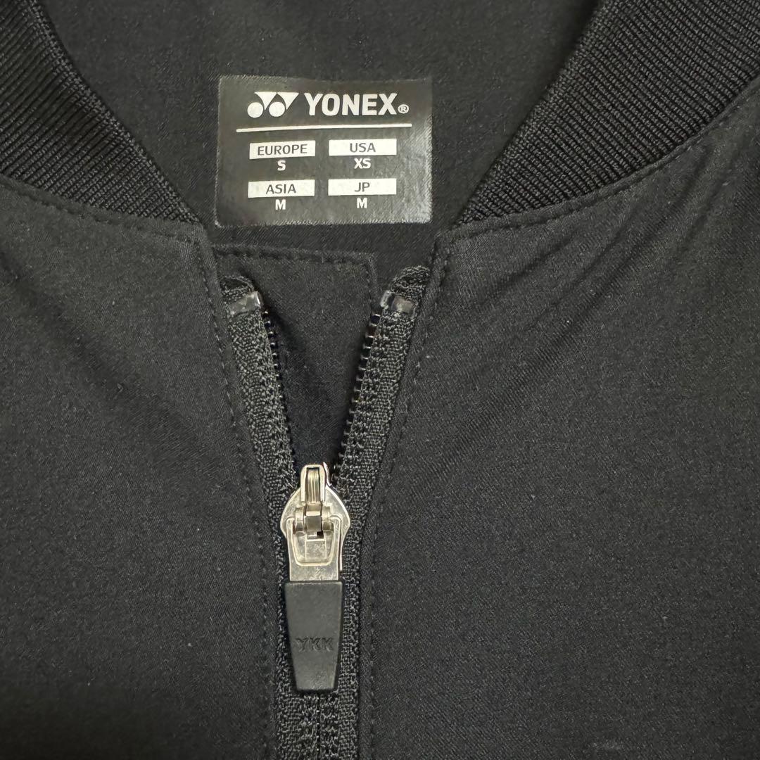 YONEX ブラック ウォームアップジャケット　黒 ユニM フィットスタイル
