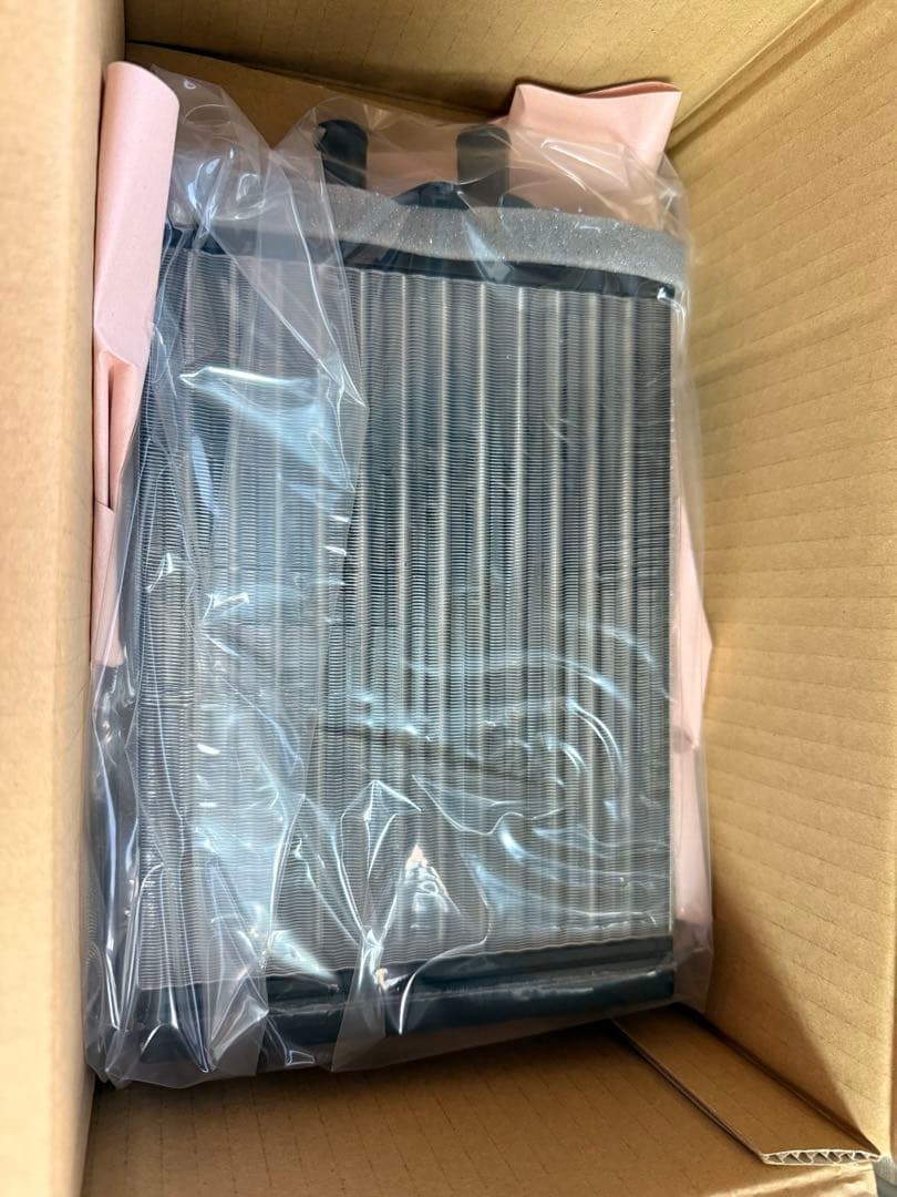 いすゞ 純正 ギガ ヒーターコア 未使用 8-98238475-0 日本製