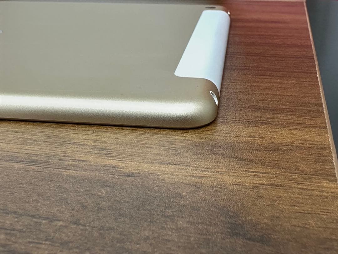 Apple アップル iPad 第5世代 Wi-Fi+Cellular 32GB