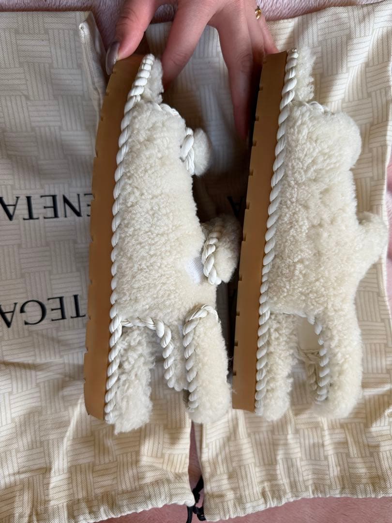 今夜限定値下げ！Bottega Veneta ファーサンダル size 39