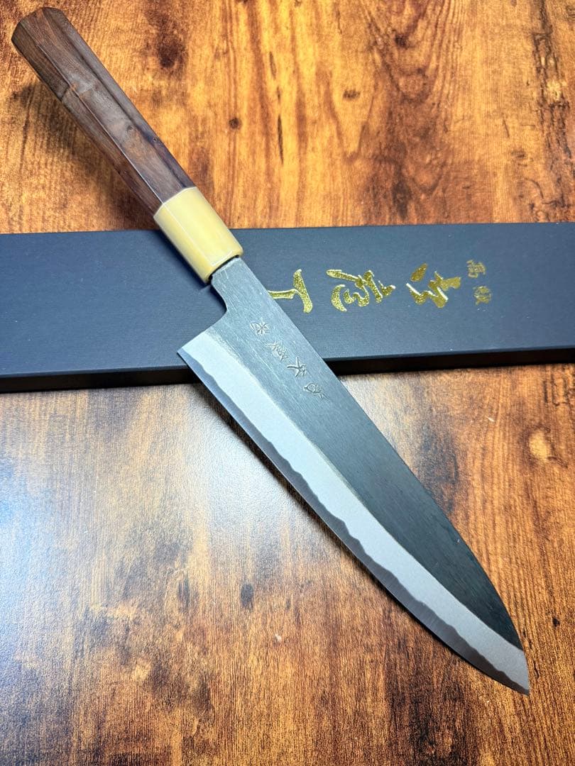 森本光一作　和牛刀 黒打 包丁　8寸　白ニ鋼　紫檀白水牛八角柄