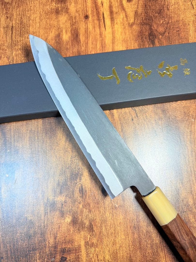 森本光一作　和牛刀 黒打 包丁　8寸　白ニ鋼　紫檀白水牛八角柄