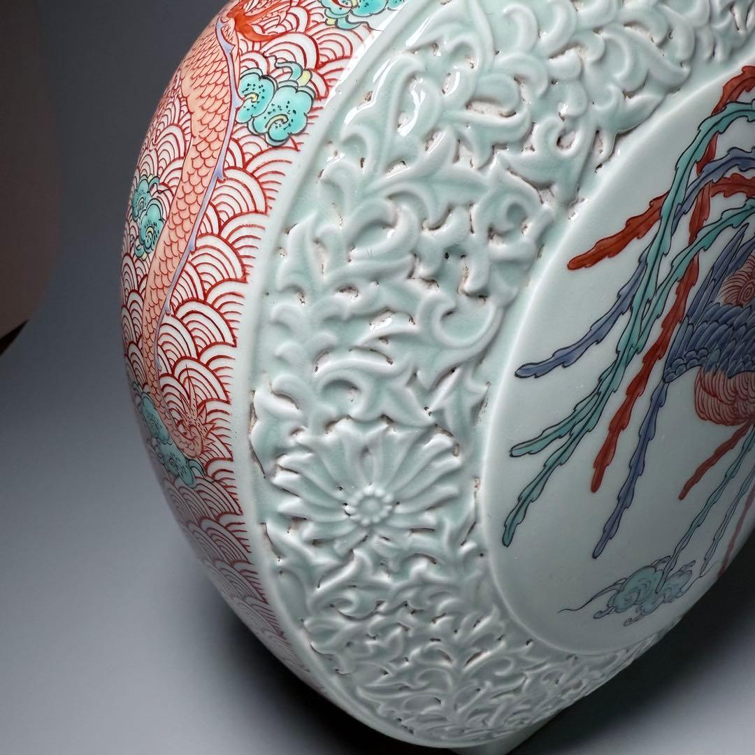 明治〜大正時代　十二代　柿右衛門作　青白磁唐草彫文　色絵龍鳳凰図　小畑家蔵　花瓶