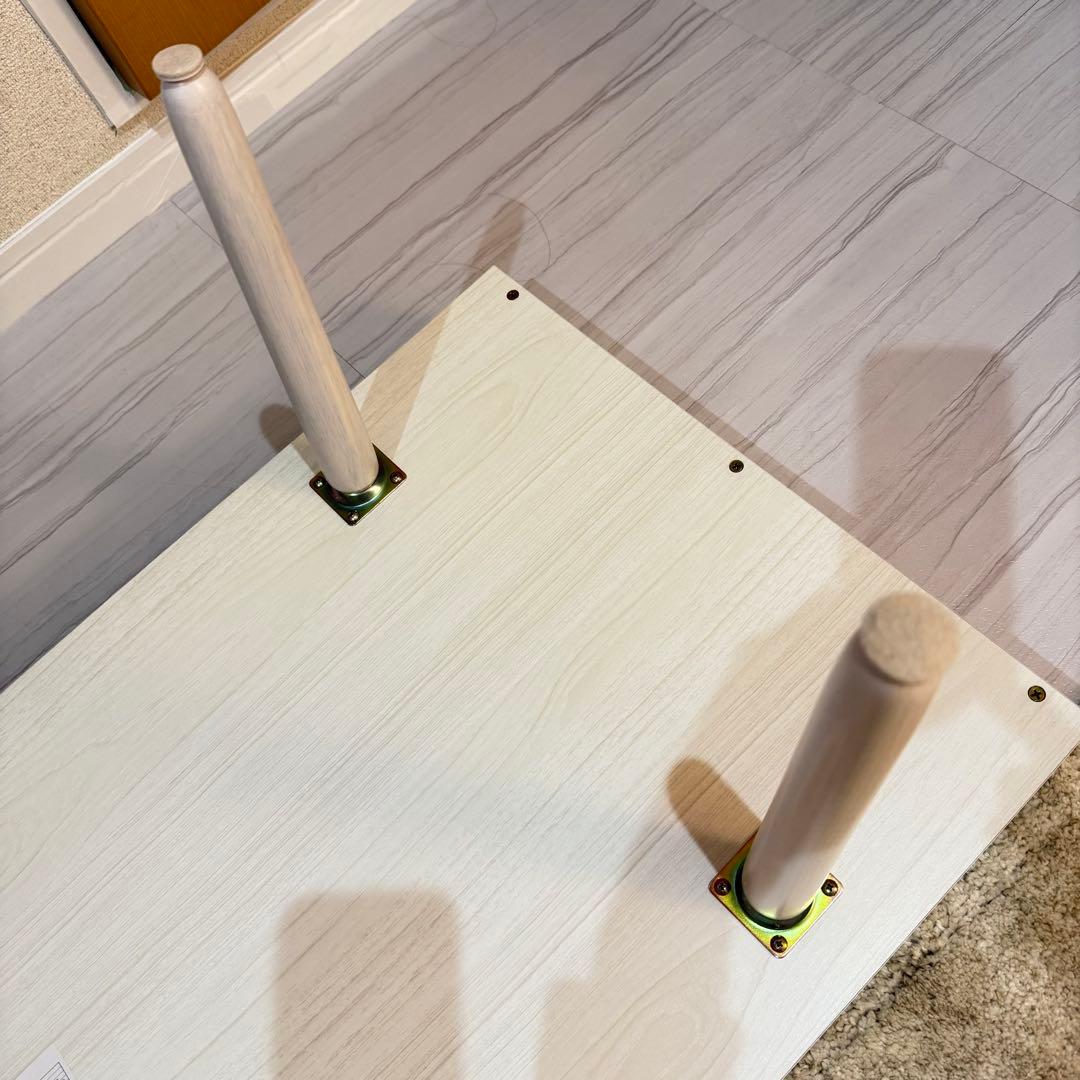 ホワイトウッド北欧風引き出し付きテーブル　ビジュー取っ手付き