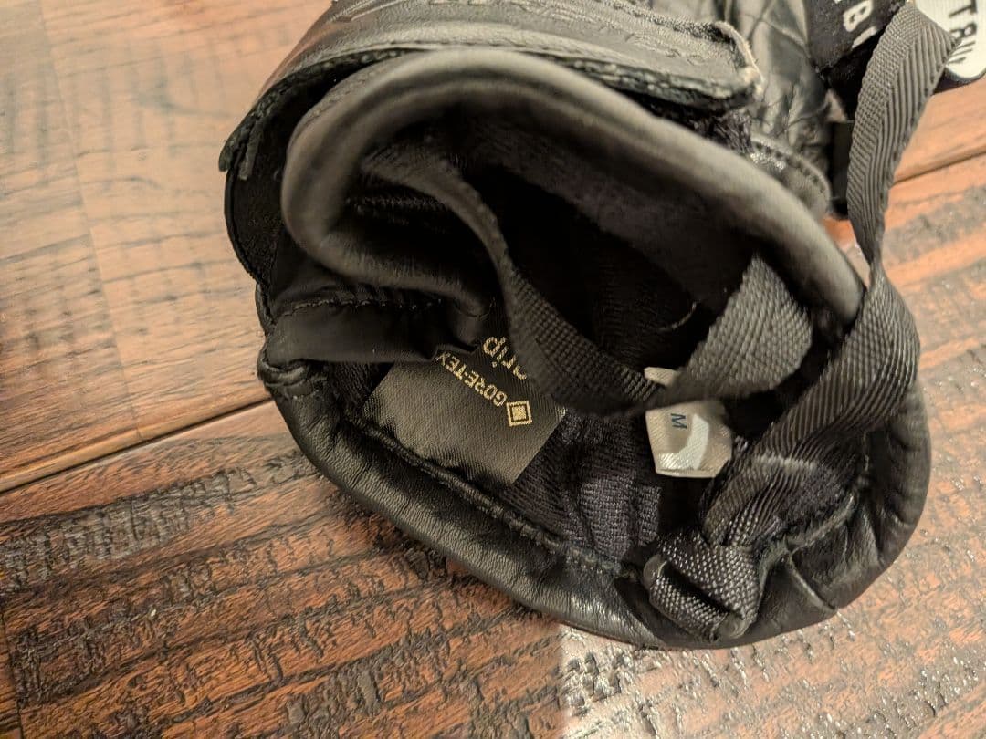 24-25 Burton ak クラッチ GORETEX レザー ミトン 黒 M