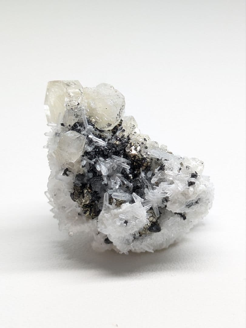 アパタイト　クォーツ①　鉱物標本　原石