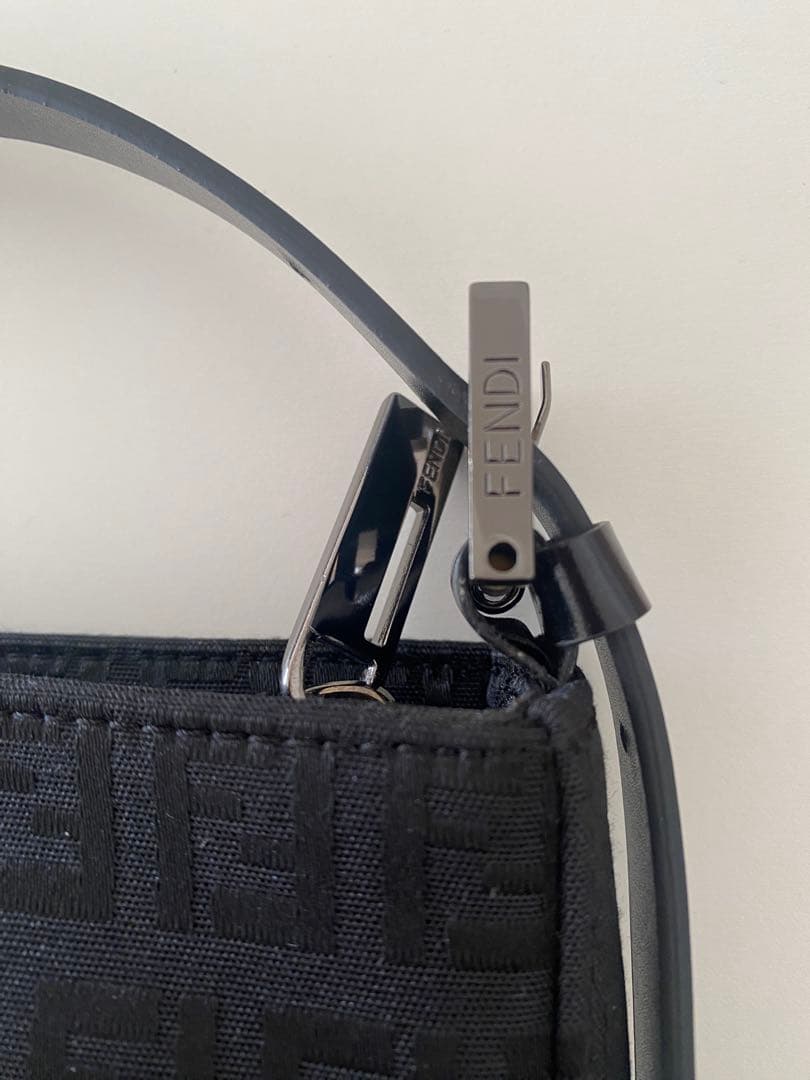 FENDI ズッキーノ　ズッカ柄　アクセサリーポーチ　ブラック