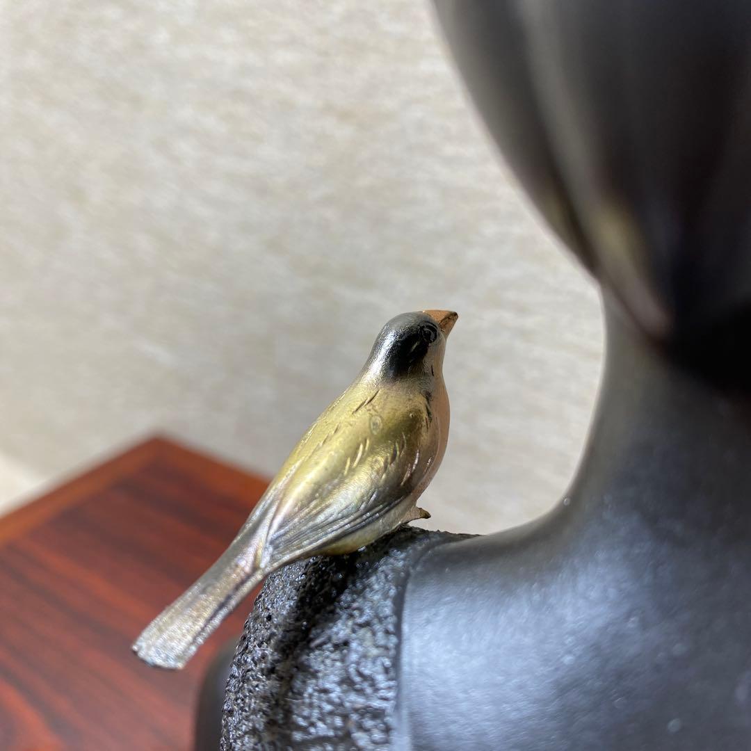 高岡銅器 彫刻家 板保次 (号 清峯）『おすまし』ブロンズ像