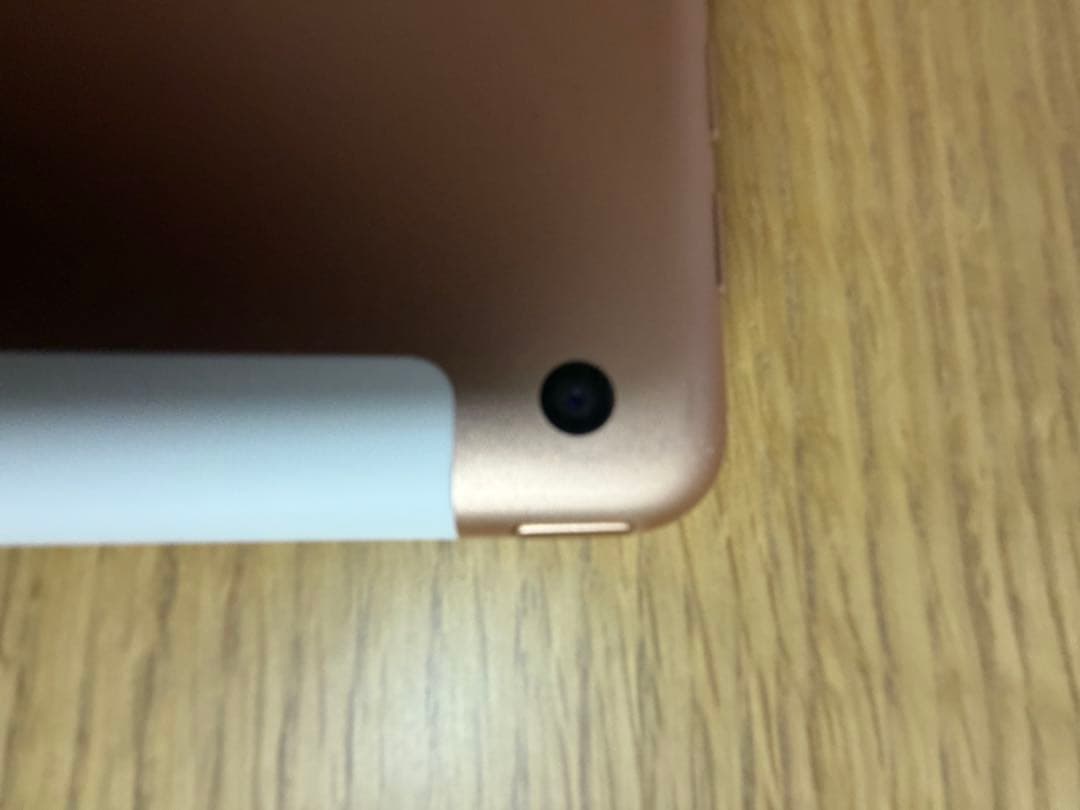 【値下】iPad (第6世代)128GBWi-Fi Cellulardocomo