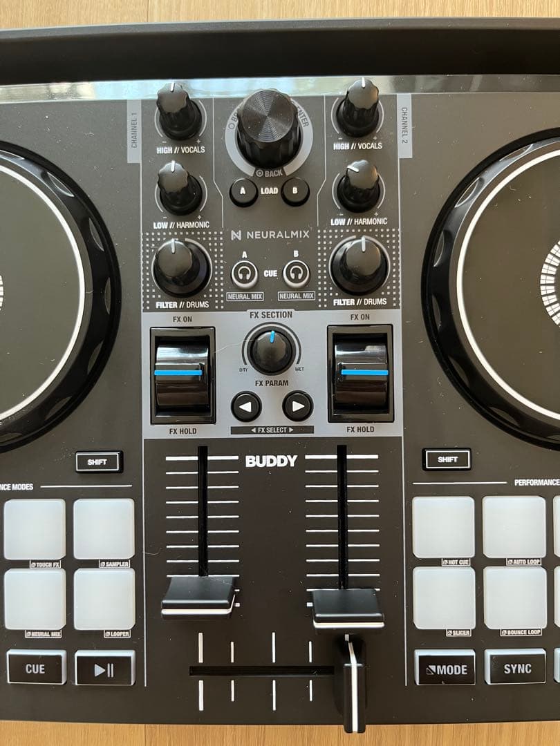 ③Reloop Buddy DJコントローラー