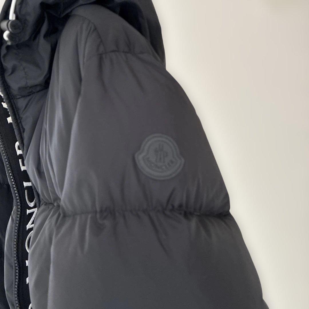 ジャケット・アウター MONCLER Montcla Nylon Down Jacket