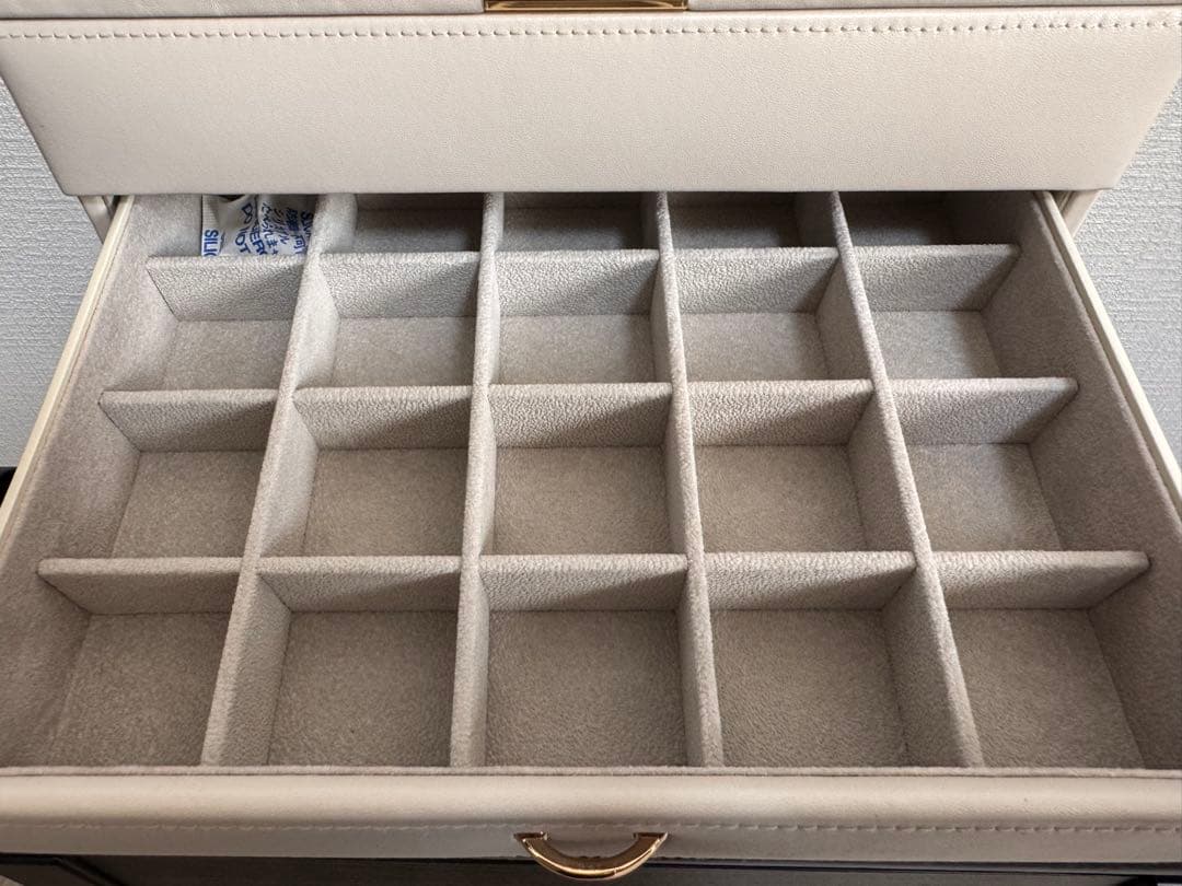 【美品】アクセサリーボックス　ジュエリーボックス　大容量