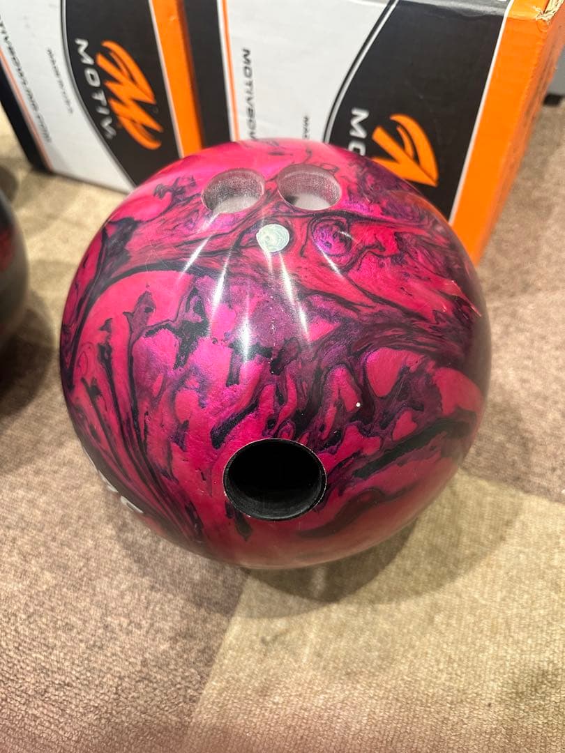 MOTIV クリムゾンジャッカル　モーティブ　15ポンドボウリングボール