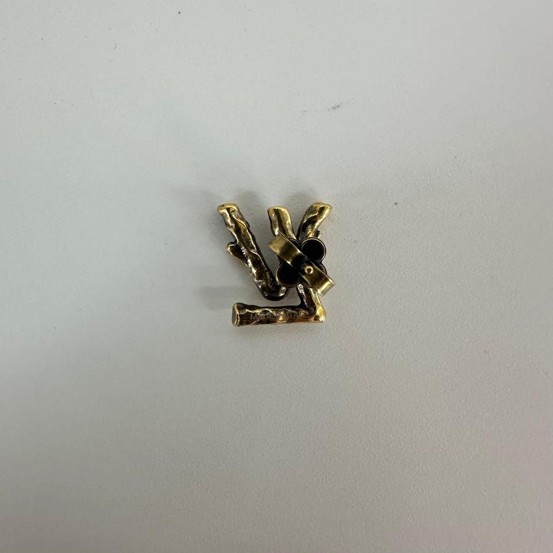 LOUIS VUITTON 片耳ピアス