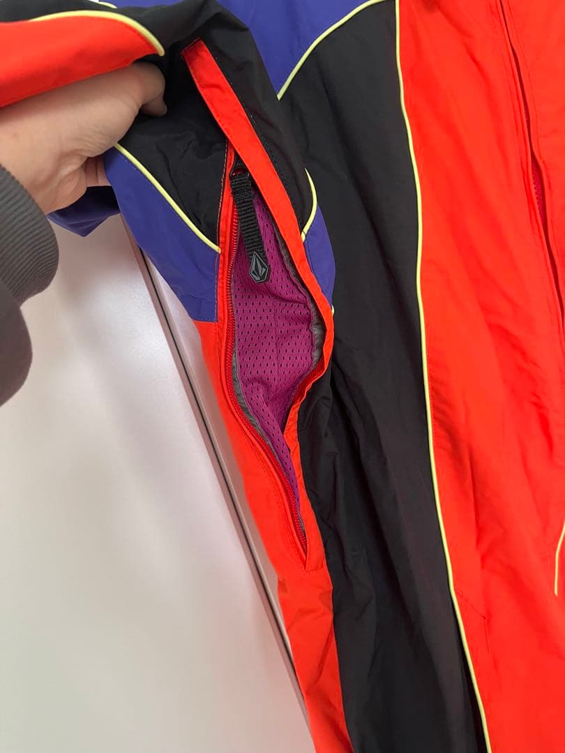 VOLCOM NIMBUS ウェア　スノボー　オレンジ　紫　黒　メンズ　男性