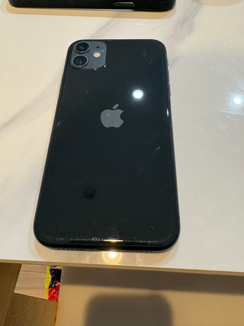 iPhone11本体　ブラック　128ギガ　SIMロック無し