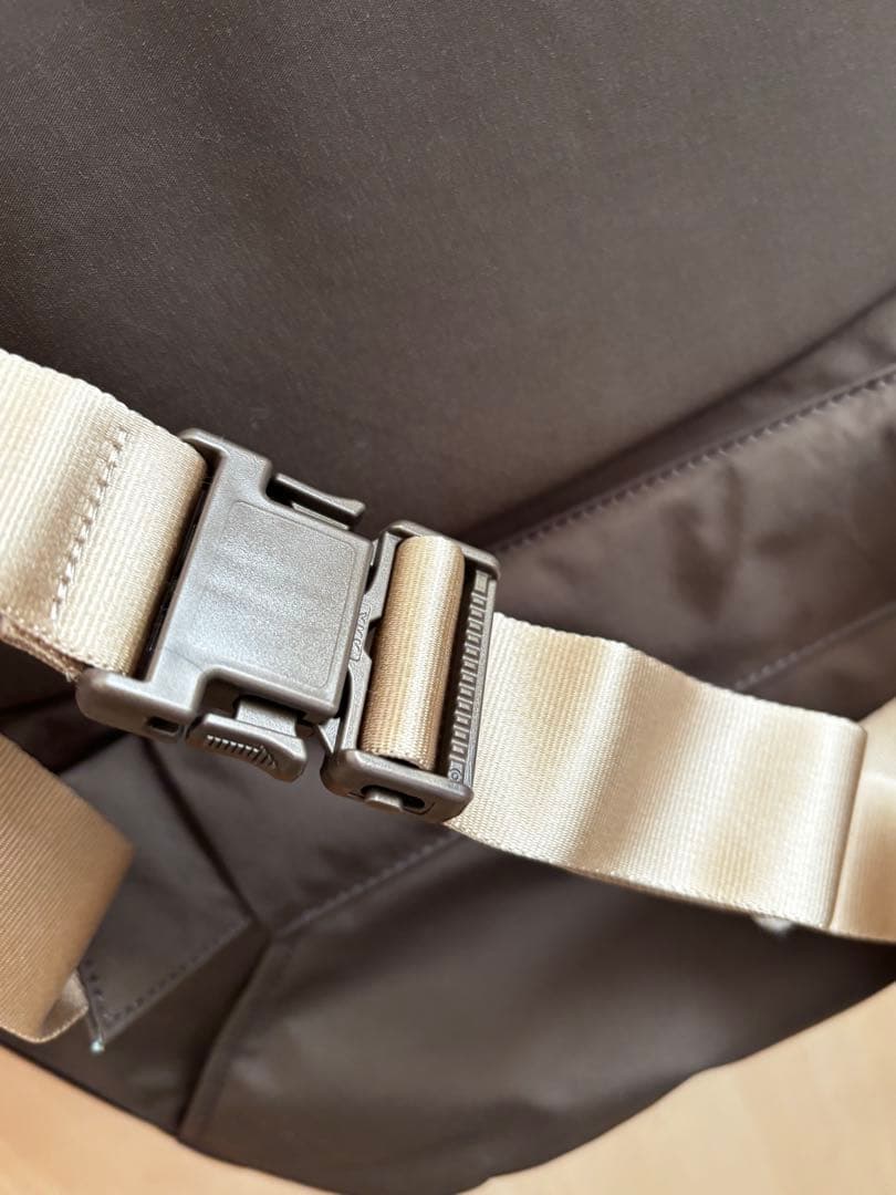 【美品】ノルン【N/ORN 】抱っこバッグ　ショルダーバッグ ヒップシート