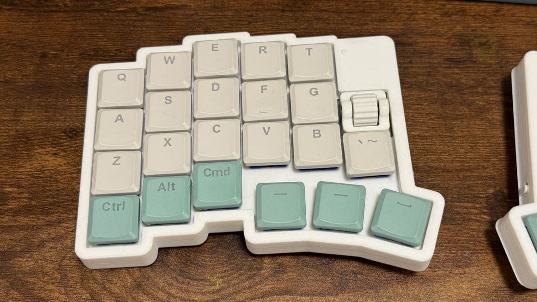 ワイヤレス分割キーボード　roBa ロープロファイル